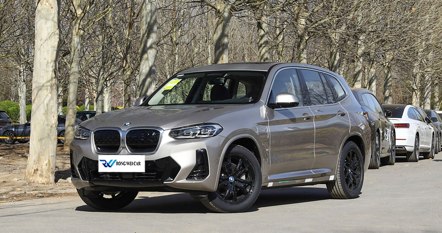 BMW iX3 2024