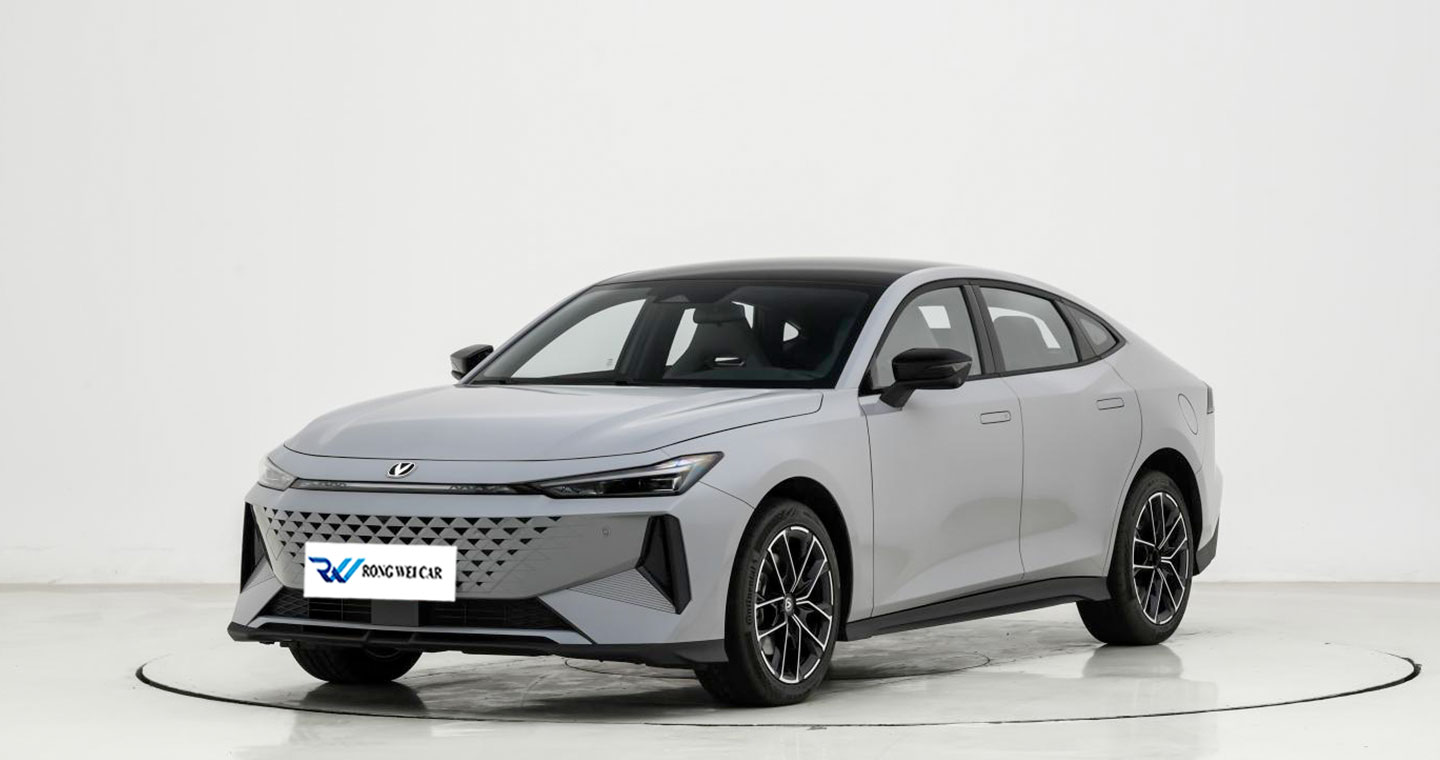 Changan UNI-V iDD 2024