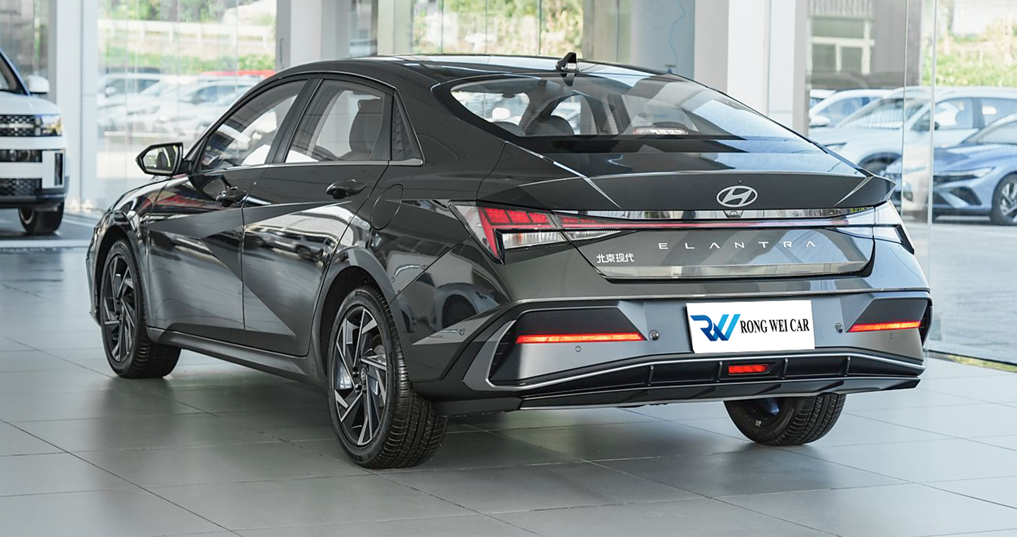 Hyundai Elantra 2023